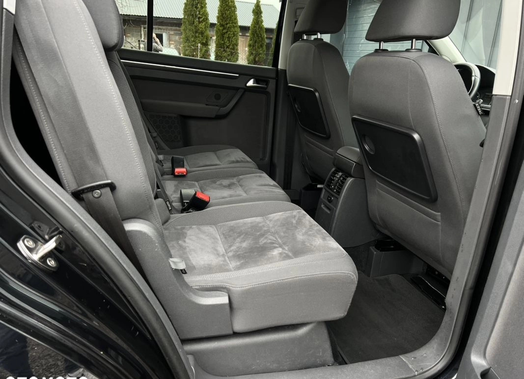 Volkswagen Touran cena 32900 przebieg: 202000, rok produkcji 2011 z Warta małe 436
